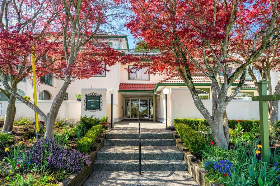 105 1447 BEST STREET, White Rock