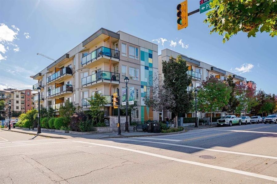 302 20460 DOUGLAS CRESCENT, Langley