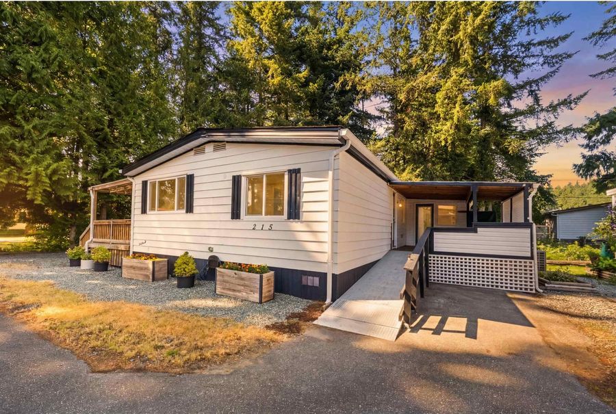 215 20071 24 AVENUE, Langley