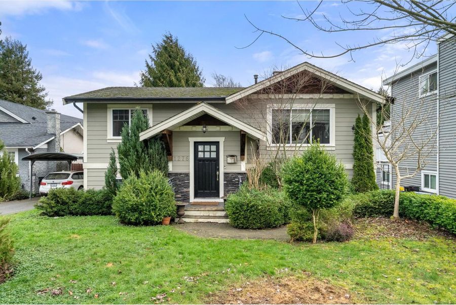 1276 KENT STREET, White Rock