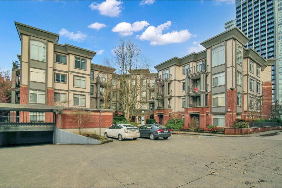 405 10499 UNIVERSITY DRIVE, Surrey