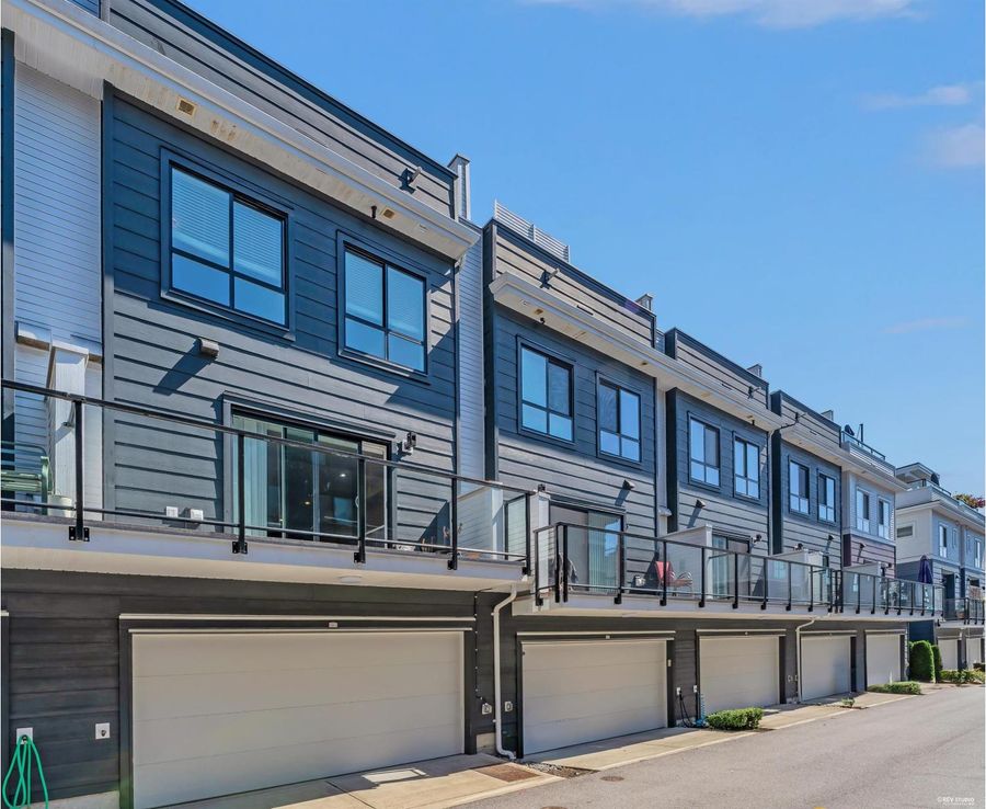 180 2277 OAK MEADOWS DRIVE, Surrey