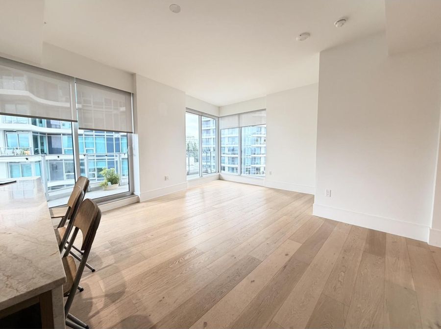 1105 1500 MARTIN STREET, White Rock
