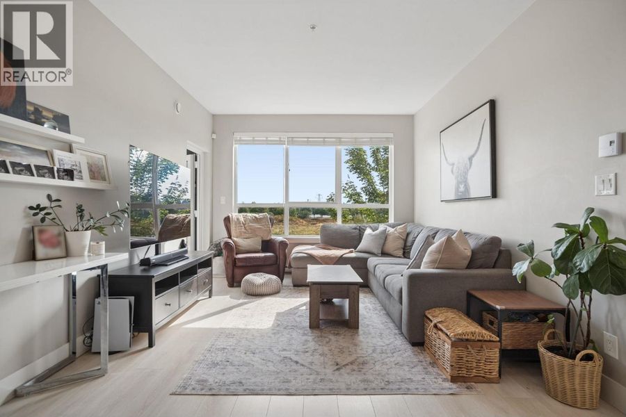 228 4690 HAWK LANE, Tsawwassen