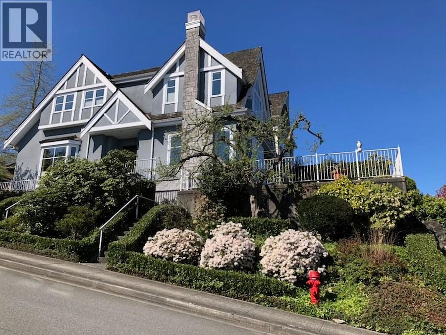 3131 COLLINGWOOD STREET, Vancouver
