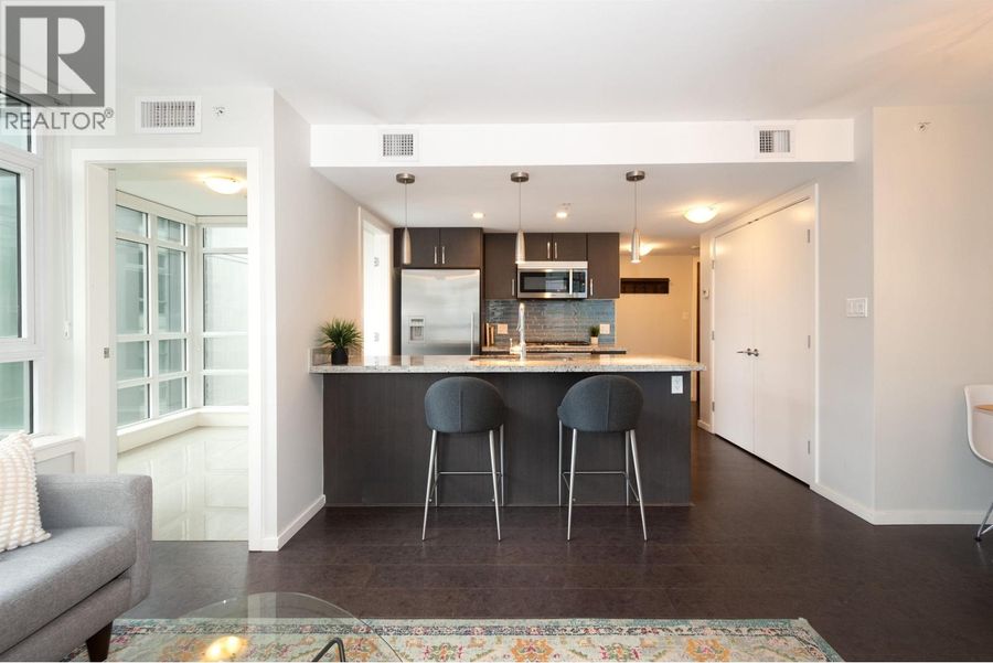 607 89 W 2ND AVENUE, Vancouver